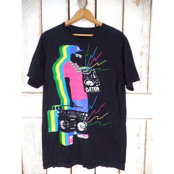 Black retro graphic tshirt / boom box radio tee / 90s graphic tshirt - large - Picture 3 of 5